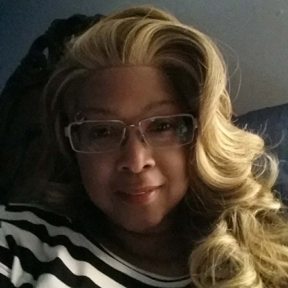 Meet your Posher, Gina